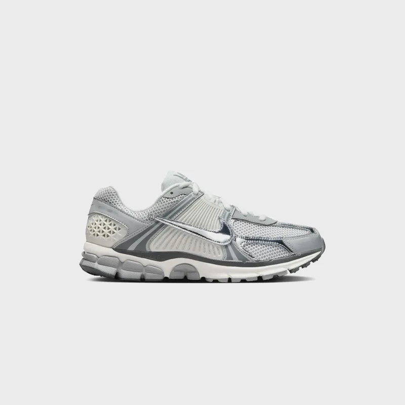 Nike Zoom Vomero 5 - Summit White / Metallic Silver sold by Kith