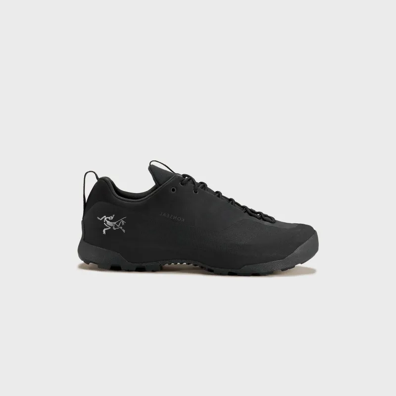 Arc'teryx Konseal GTX - Black sold by Kith
