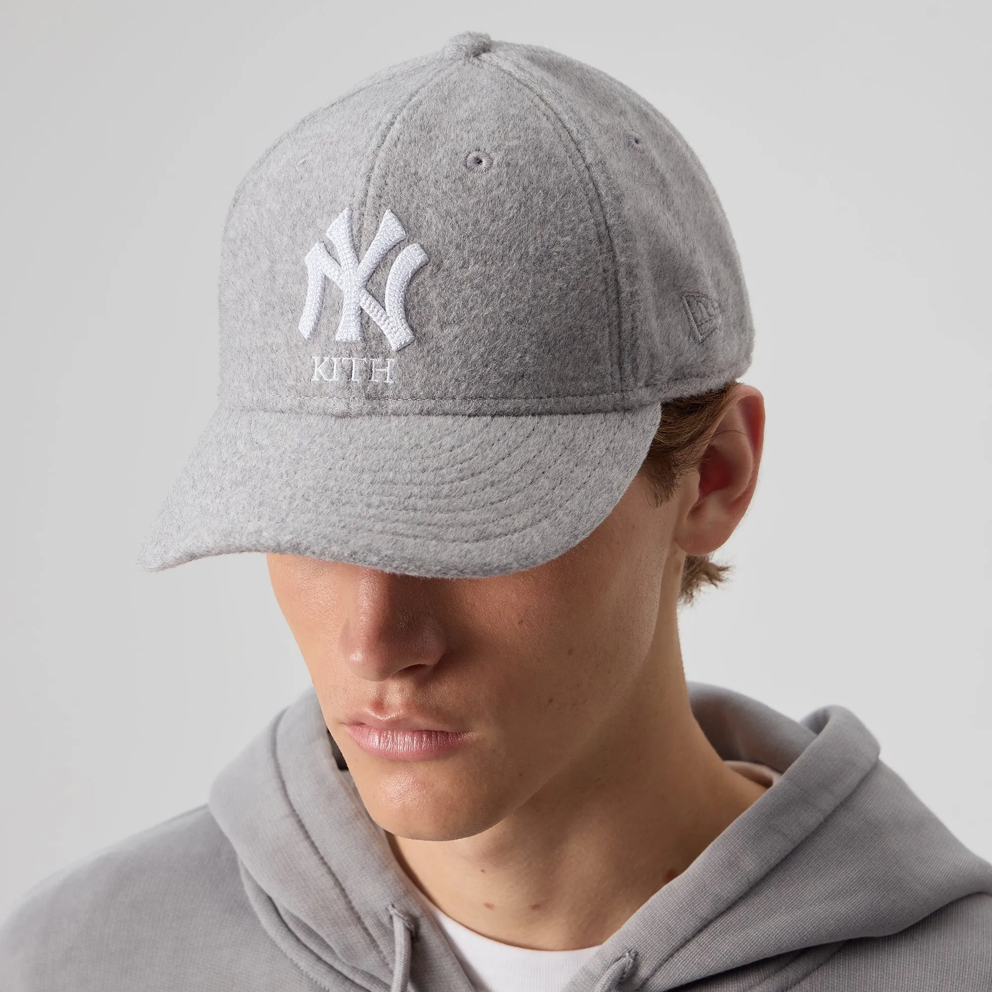 Kith & New Era for the New York Yankees Melton Wool 59FIFTY Low Profile Cap - Light Heather Grey sold by Kith product image thumbnail 2