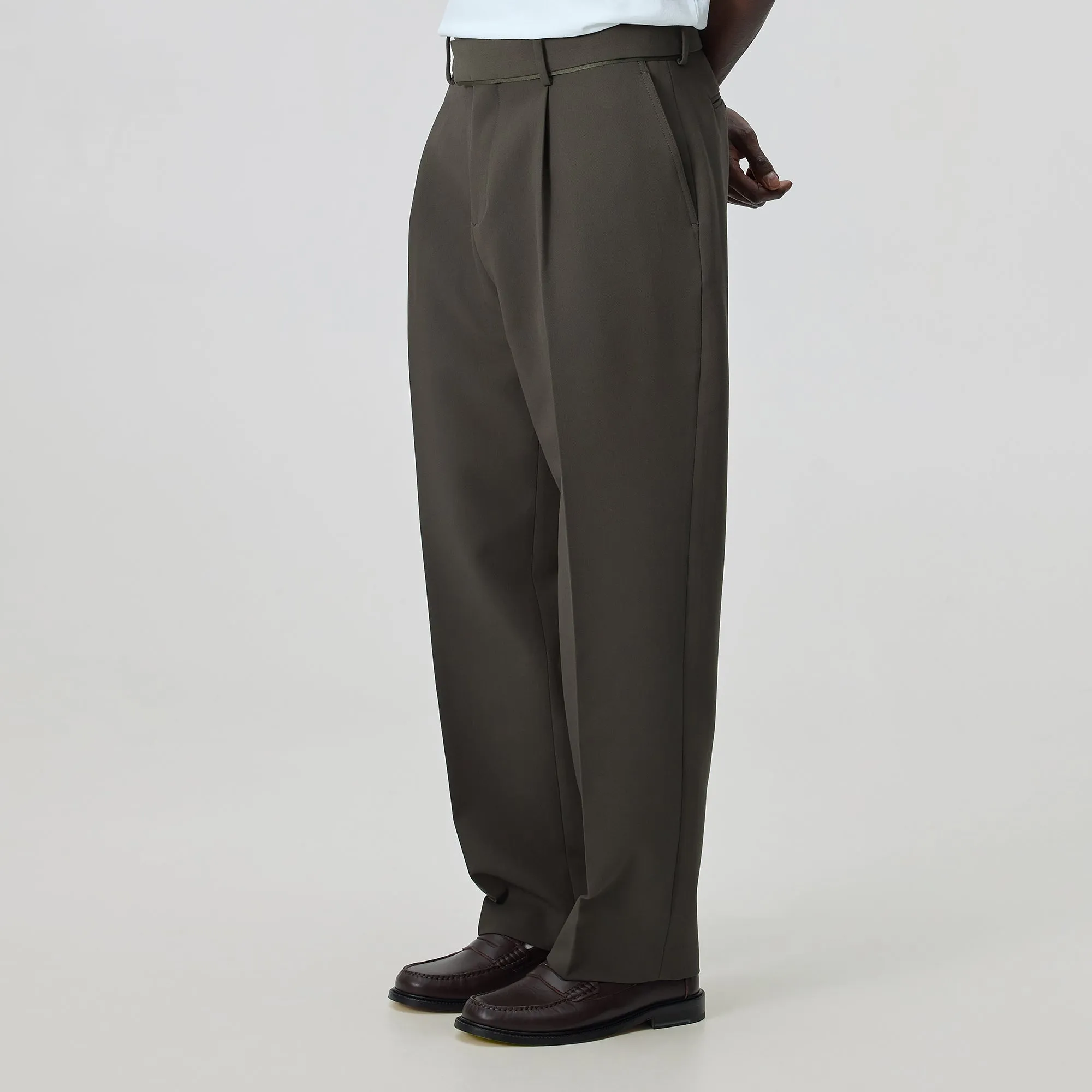 Kith Midweight Double Weave Crosby Trouser - Cypress sold by Kith product image thumbnail 2