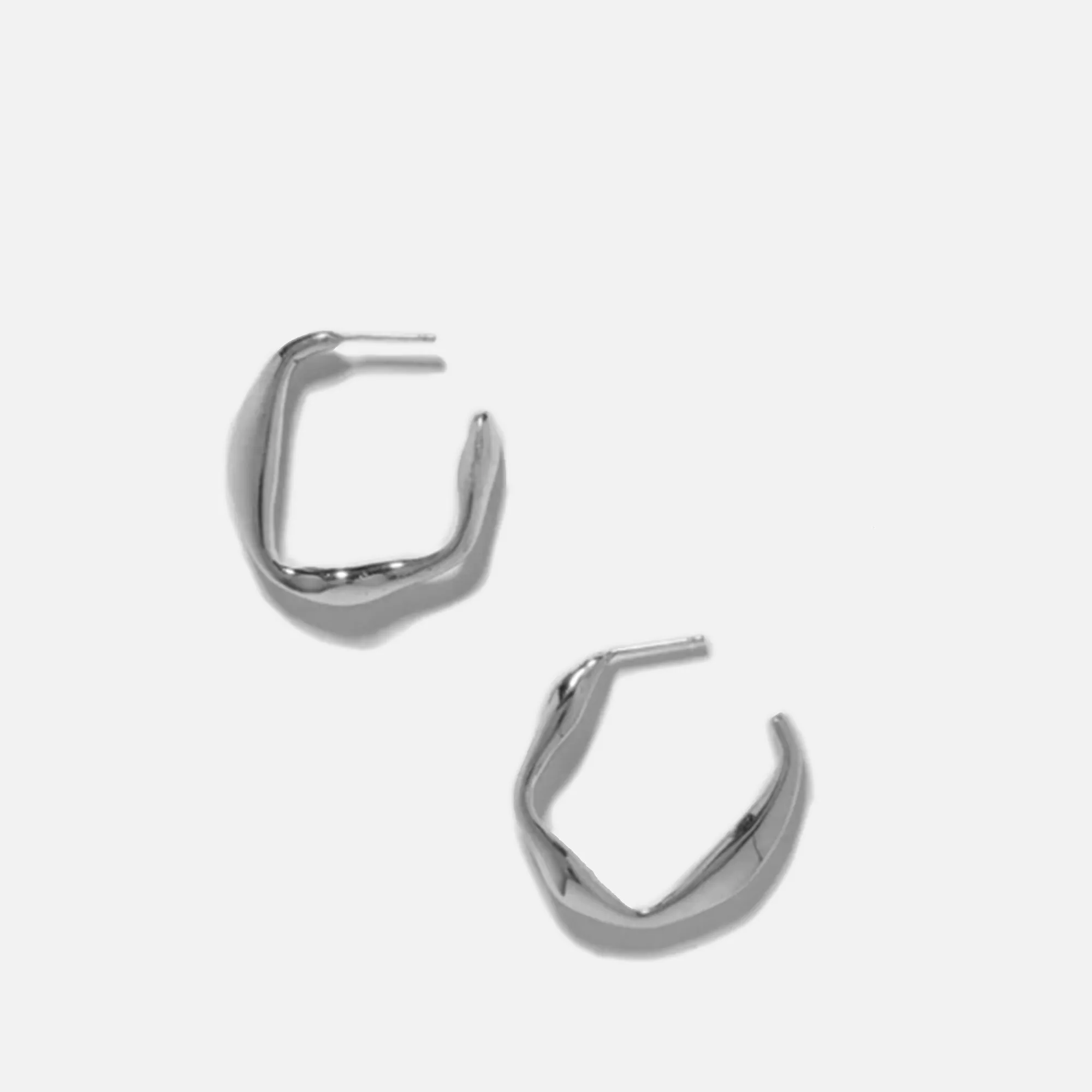 Faris Small Onda Hoops - Silver sold by Kith