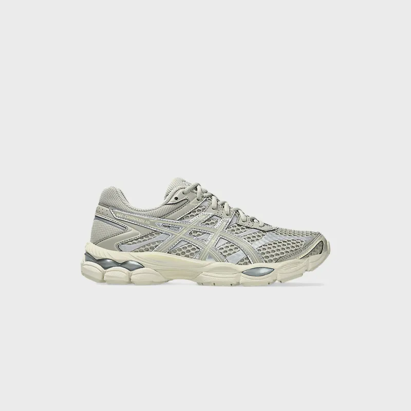 ASICS Gel-Cumulus 16 - Dried Leaf Green sold by Kith
