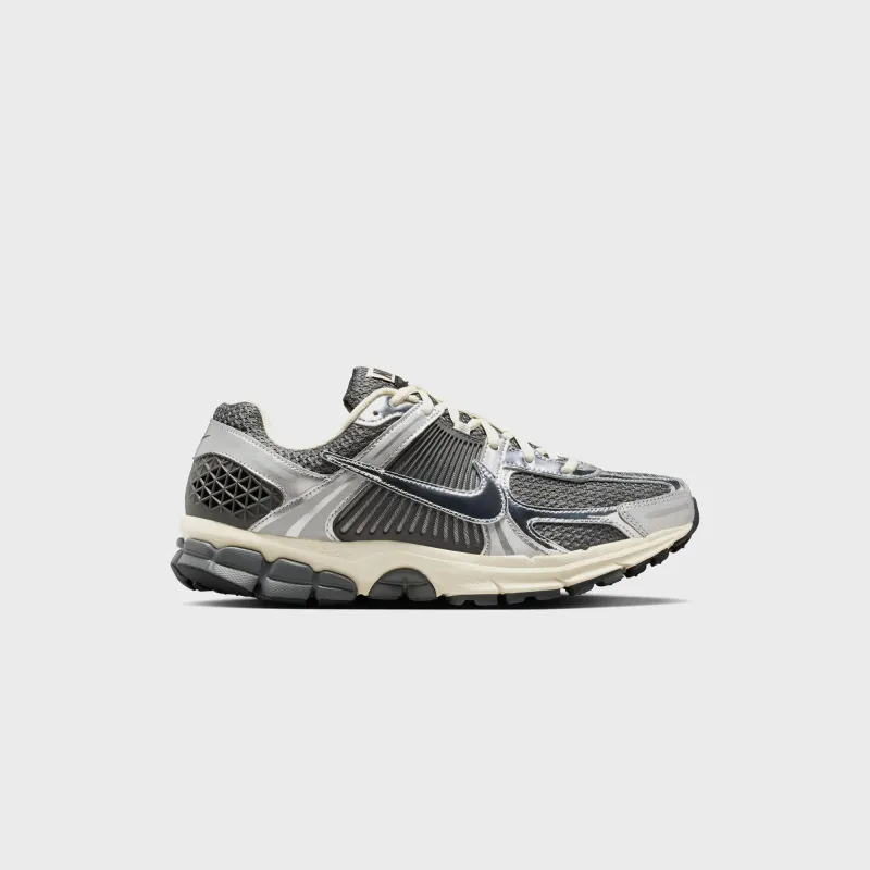 Nike Zoom Vomero 5 - Iron Grey / Chrome sold by Kith