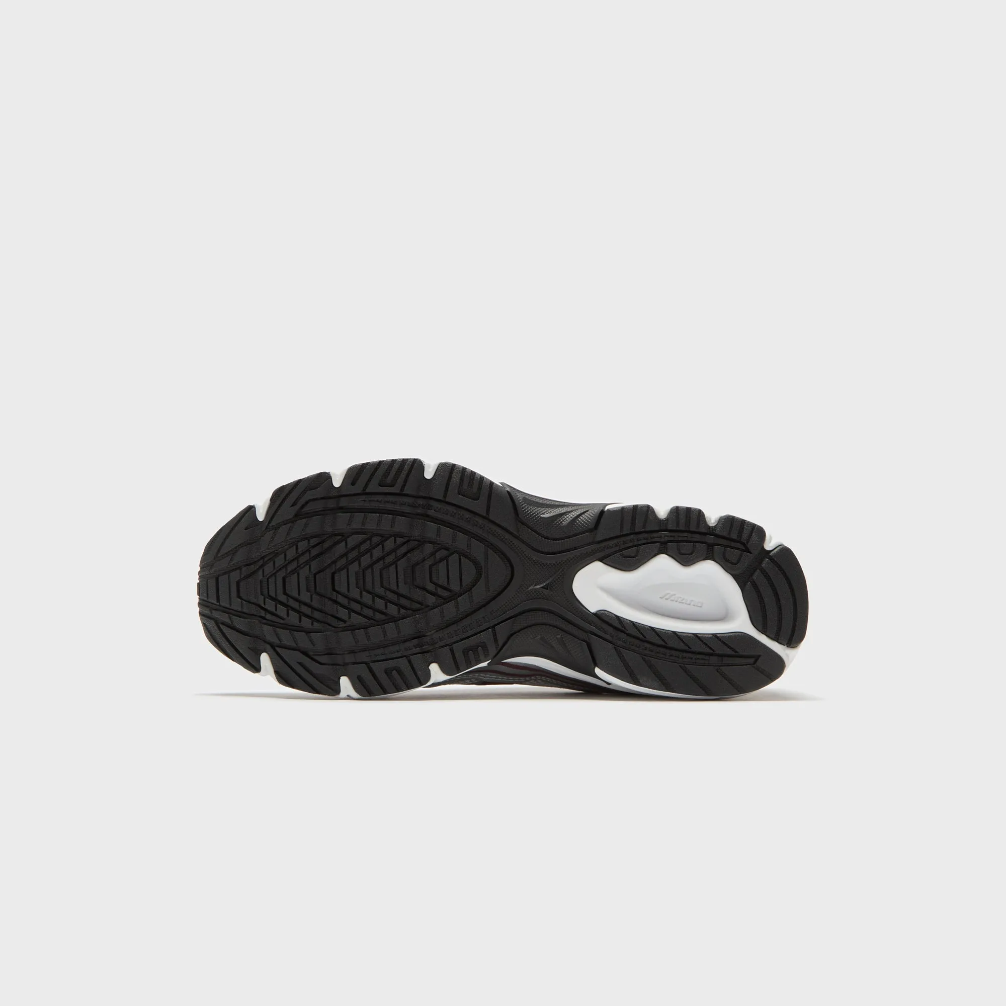 Mizuno MXR - Nimbus Cloud / Syrah sold by Kith product image thumbnail 5