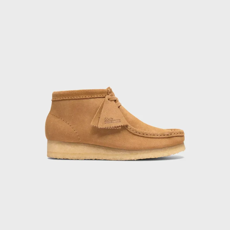 Clarks WMNS Wallabee Boot - Tan made by Clarks