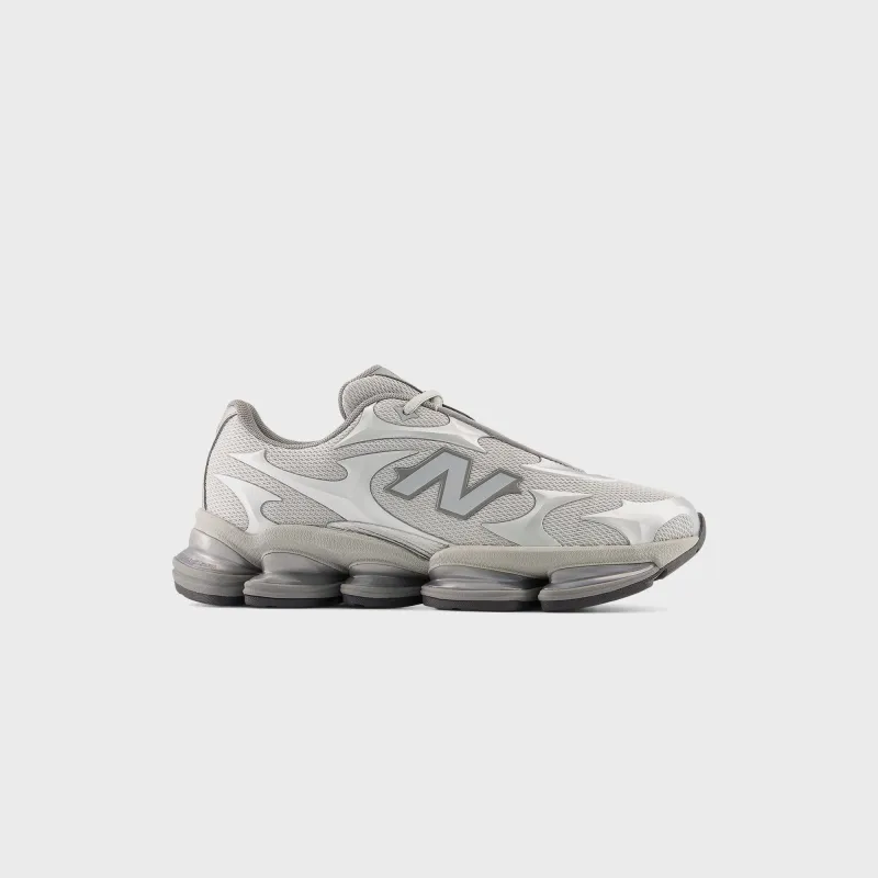 New Balance Abzorb 2000 - Silver Metallic sold by Kith