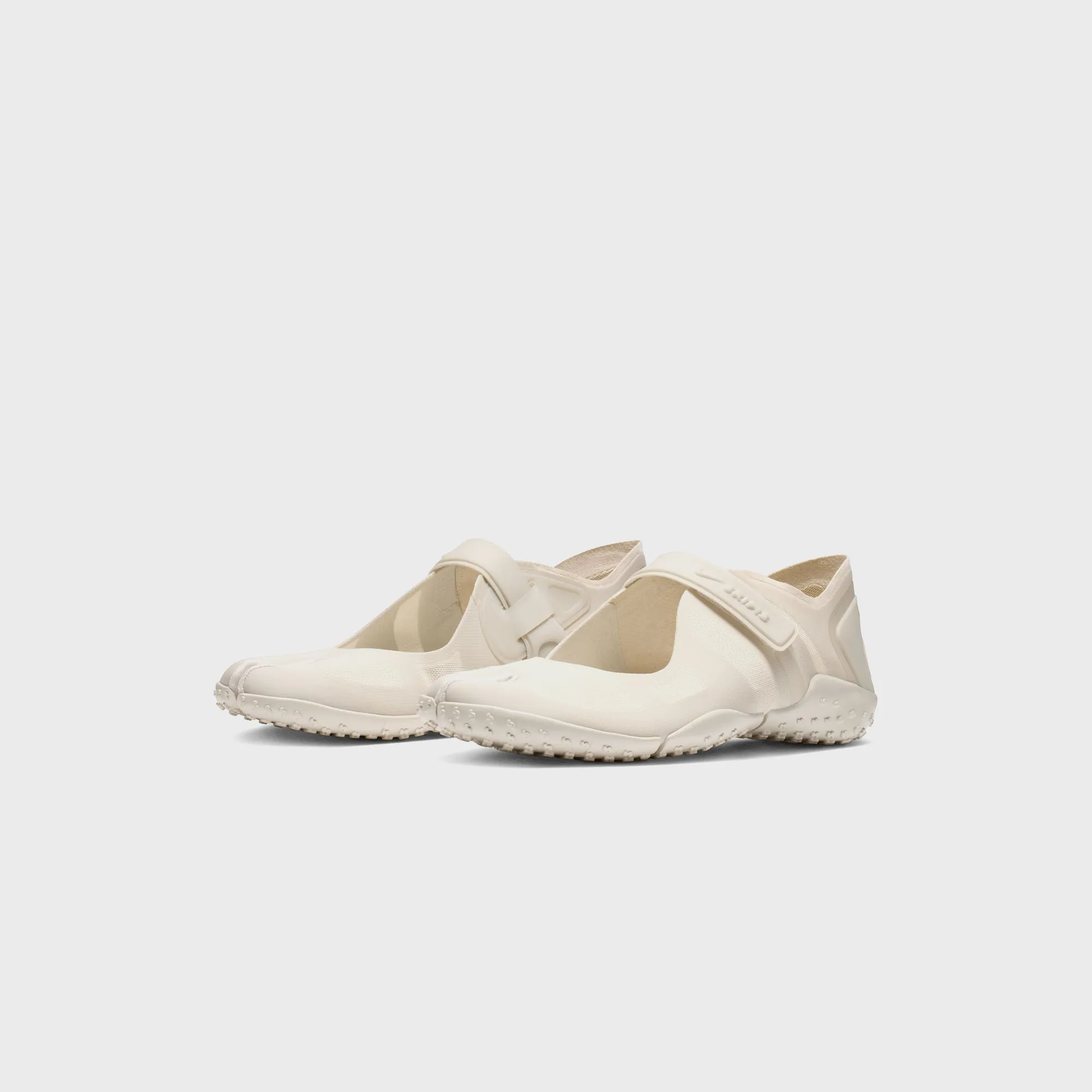 NikeSKIMS WMNS Rift Mesh - Light Bone / Light Orewood Brown sold by Kith product image thumbnail 2