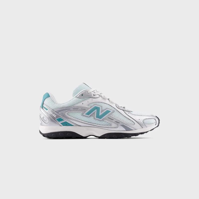 New Balance 204L - Light Silver Metallic made by New Balance