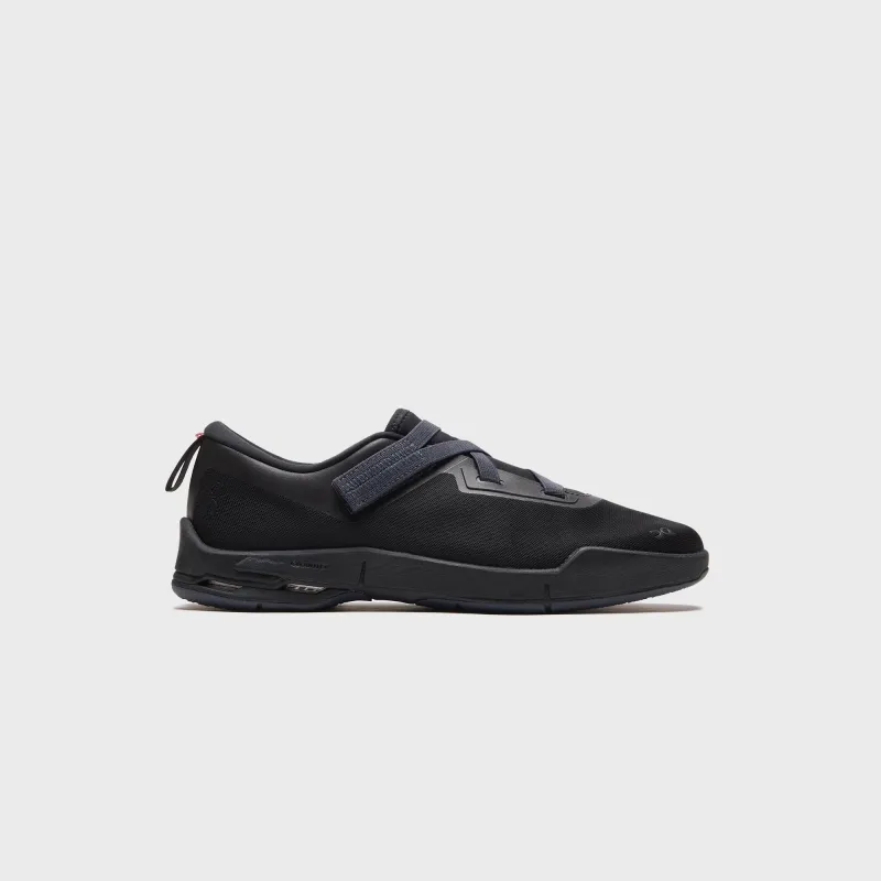 On Running WMNS Cloudnova Moon - Black / Ink made by On