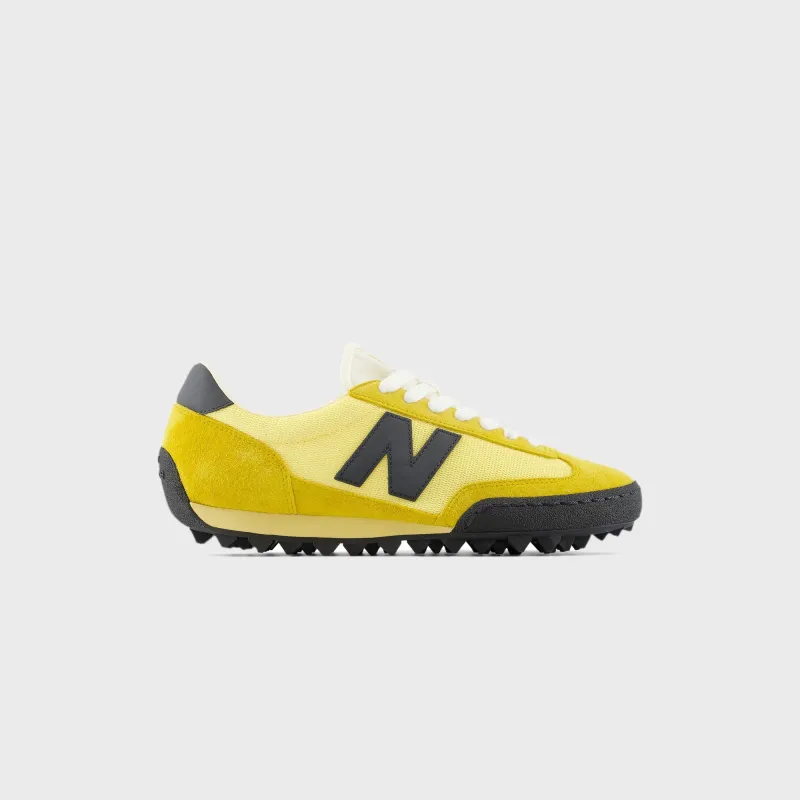 New Balance Gator Run - Apollo Gold / Black made by New Balance