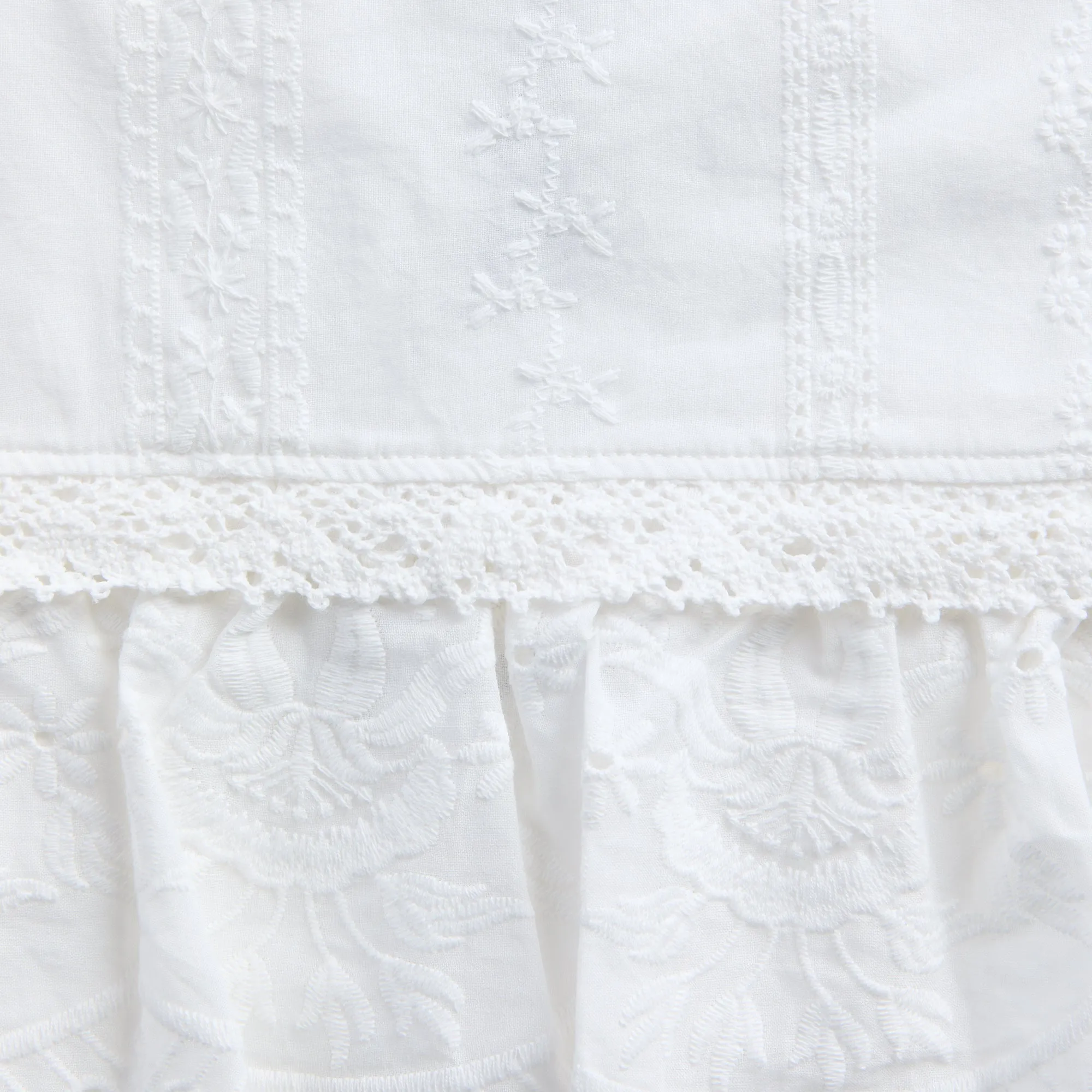 GUIZIO Aylin Mini Skirt - White sold by Kith product image thumbnail 3