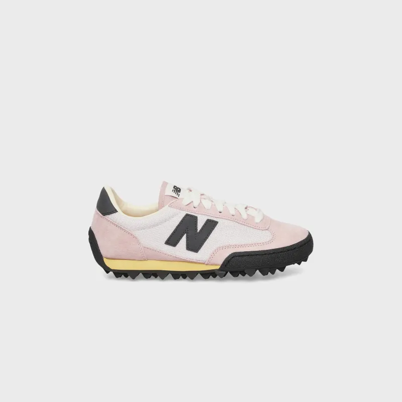 New Balance Gator Run - Pink Chalk / Pink Granite made by New Balance
