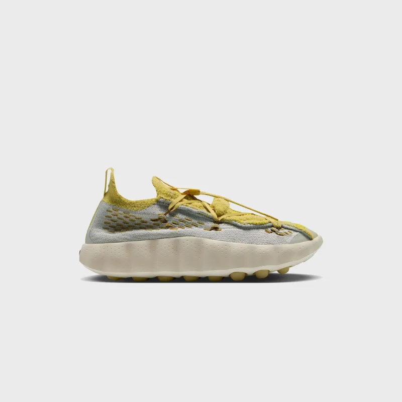 Nike Mind 002 - Light Bone / Saturn Gold / Infinite Gold / Wheat / Sail made by Nike