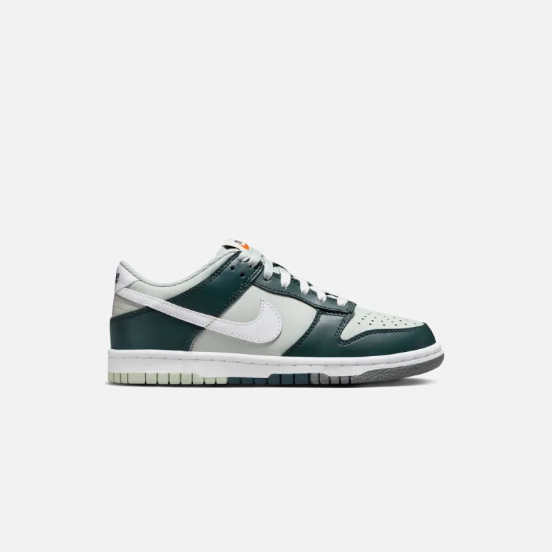 Nike GS Dunk Low - Deep Jungle / White / Light Silver sold by Kith