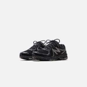 New Balance 860v2 - Black / Silver Metallic sold by Kith