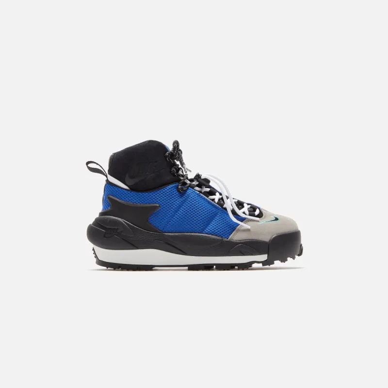 Nike x Sacai Magmascape - Varsity Royal / Black / Light Zen Grey sold by Kith