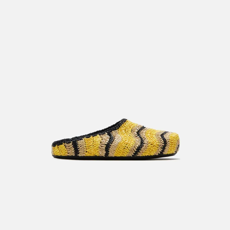 Marni x No Vacancy Inn Fussbet Sabot Rafia Waves - Sun / Natural made by Marni