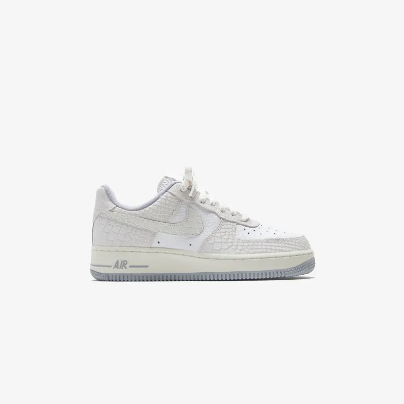 Nike Wmns Air Force 1 `07 - Summit White sold by Kith