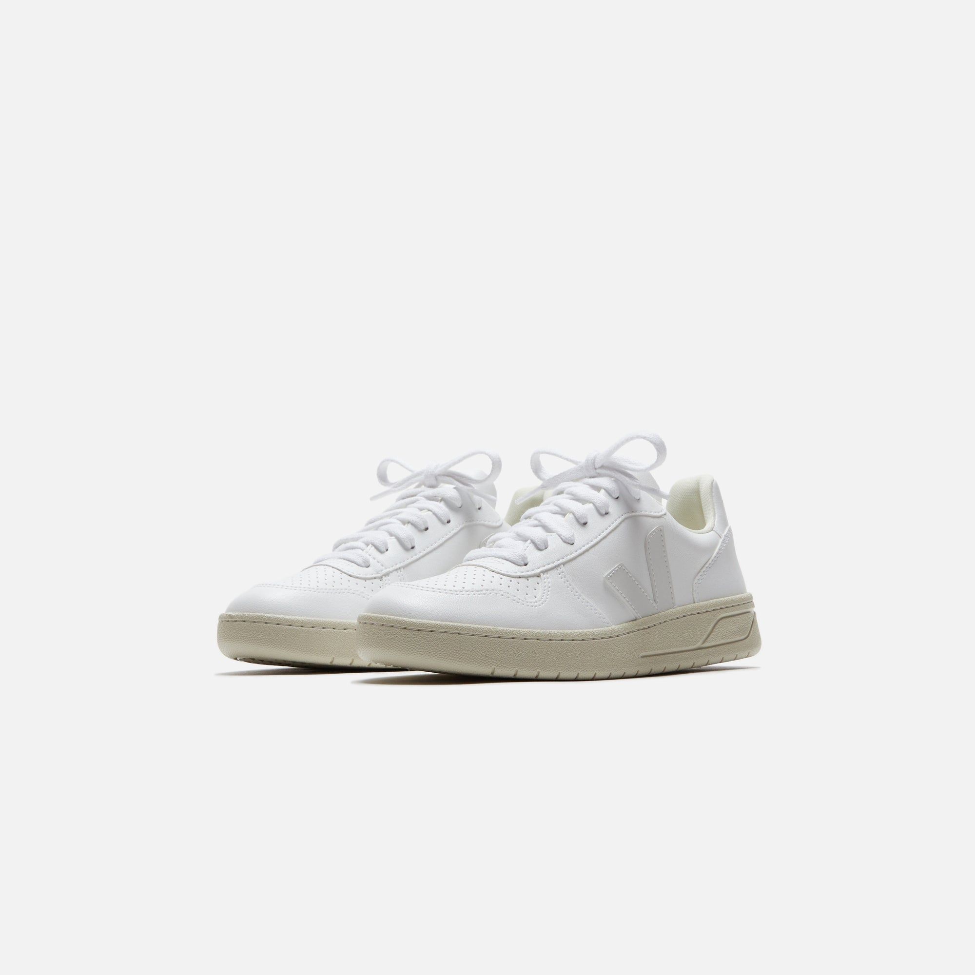 Veja V-10 C.W.L. - Extra White sold by Kith product image thumbnail 2