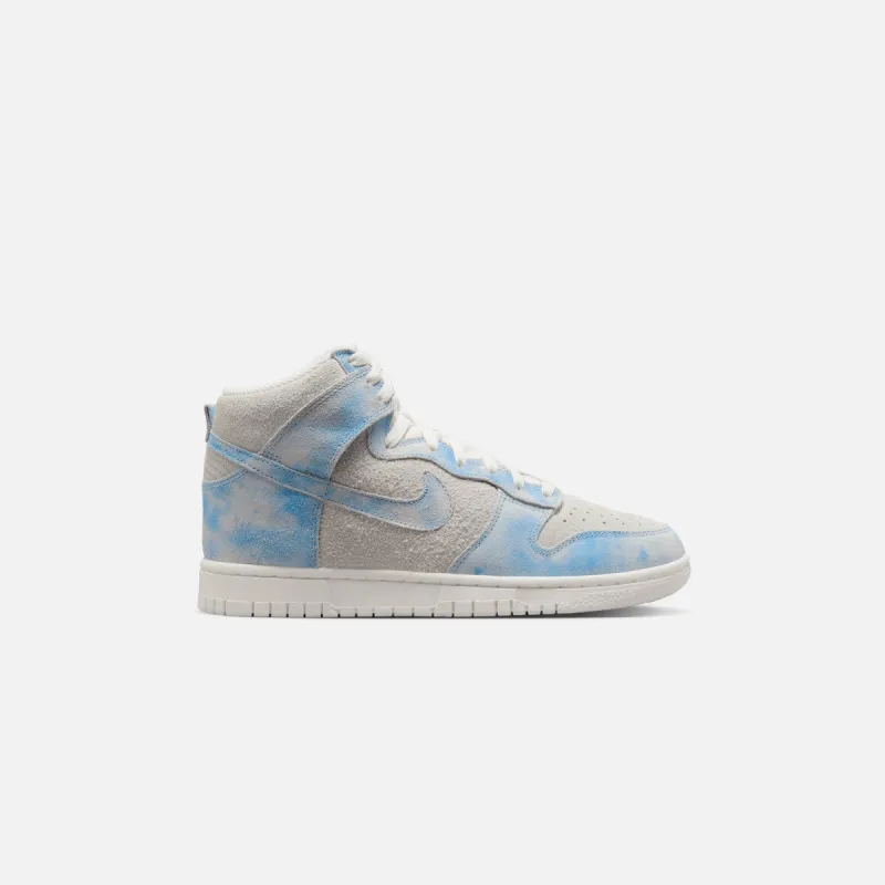 Nike WMNS Dunk High Se Tde - Celestine Blue / Sail sold by Kith