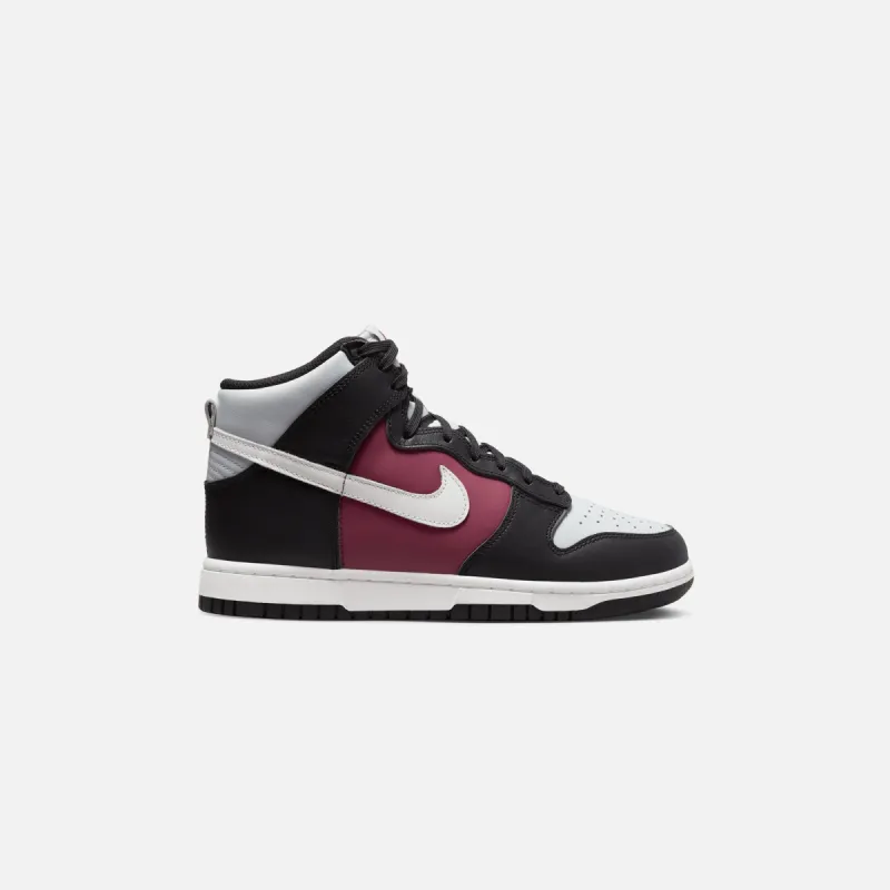 Nike WMNS Dunk High - Black / Summit sold by Kith