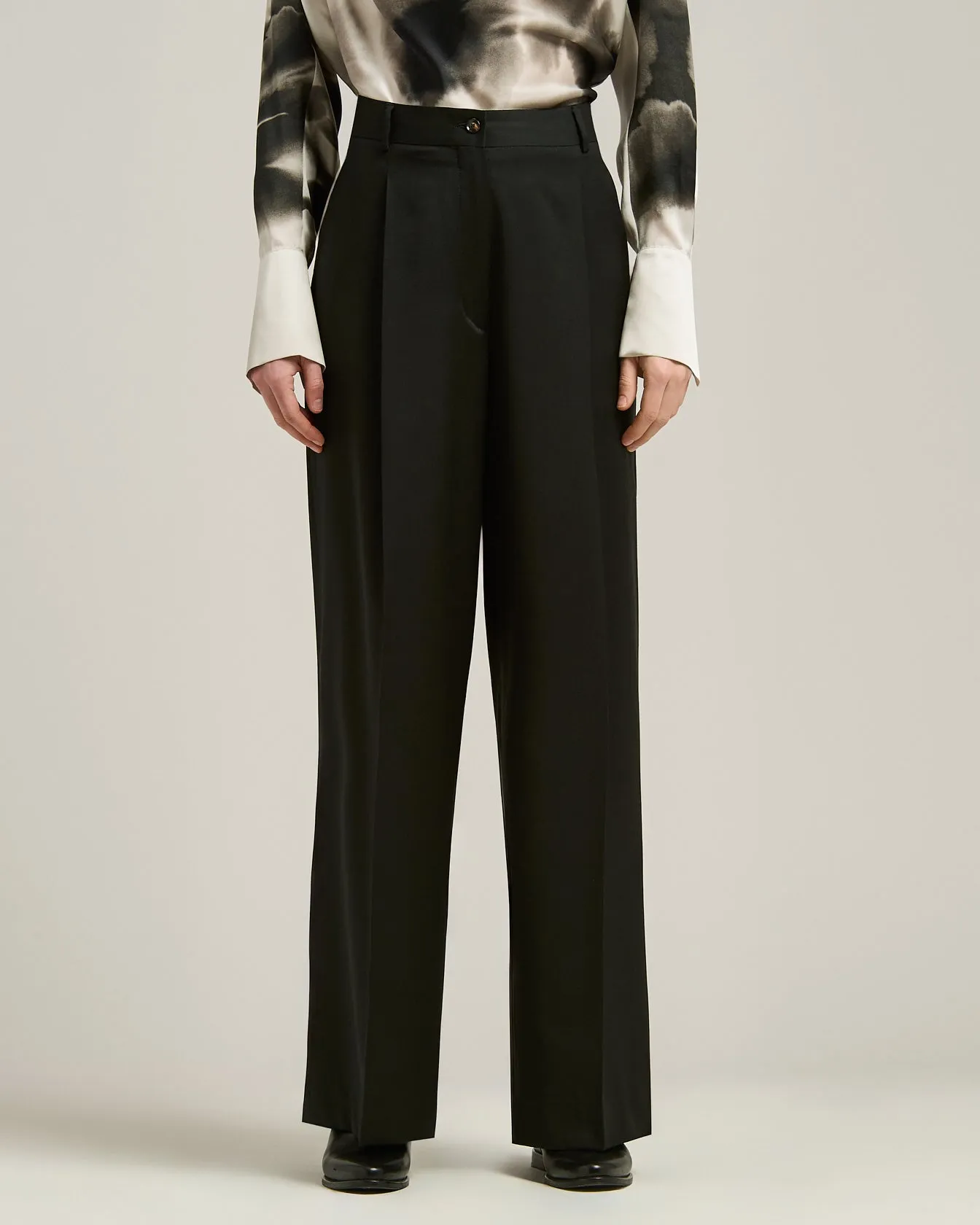 PURE WOOL TROUSERS sold by Kiton product image thumbnail 2