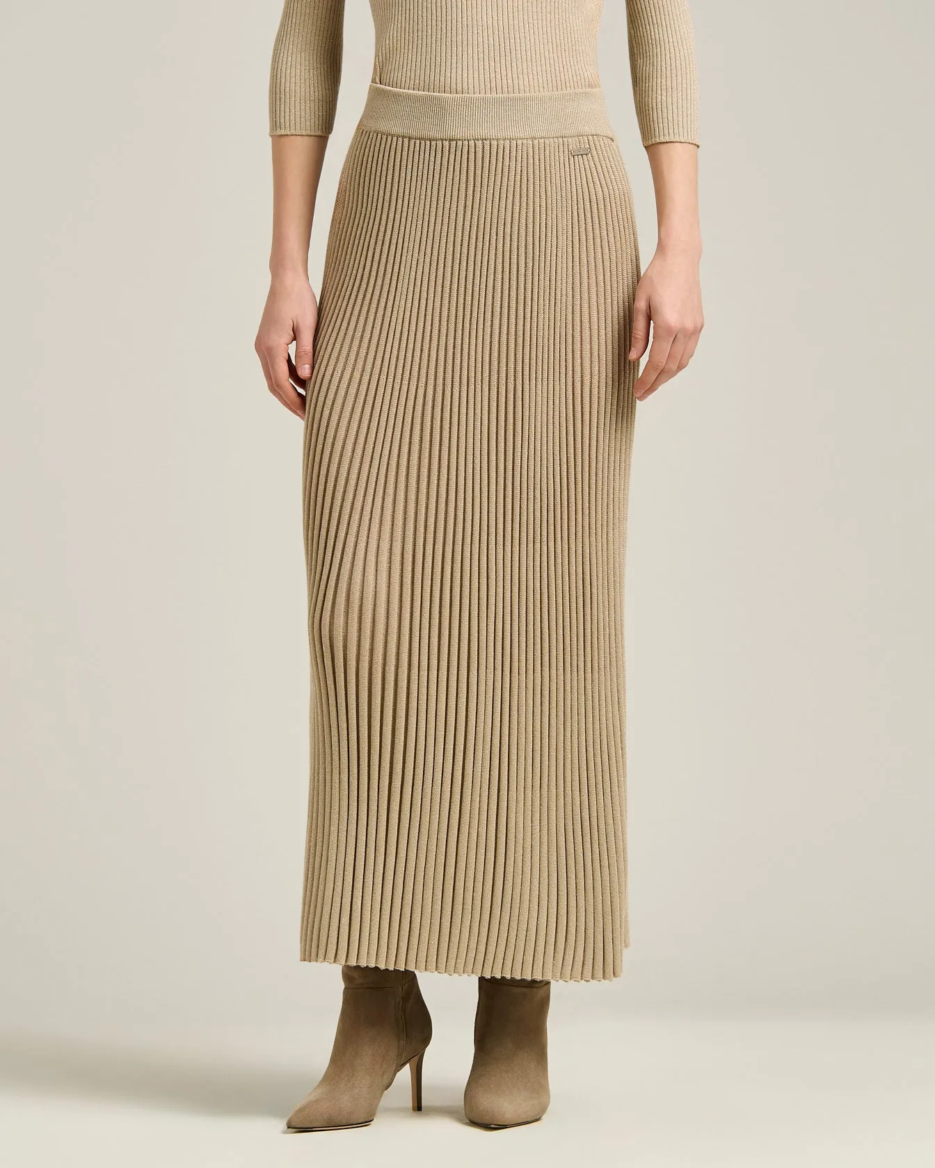 LONG SKIRT IN WOOL LAMÉ BEIGE WITH PLEATS sold by Kiton product image thumbnail 2