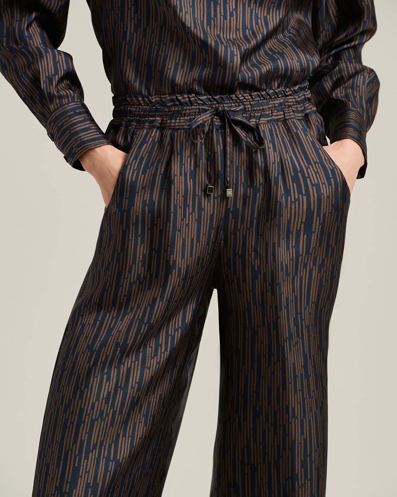 BLUE AND BROWN PRINTED SILK PALAZZO TROUSERS sold by Kiton product image thumbnail 4