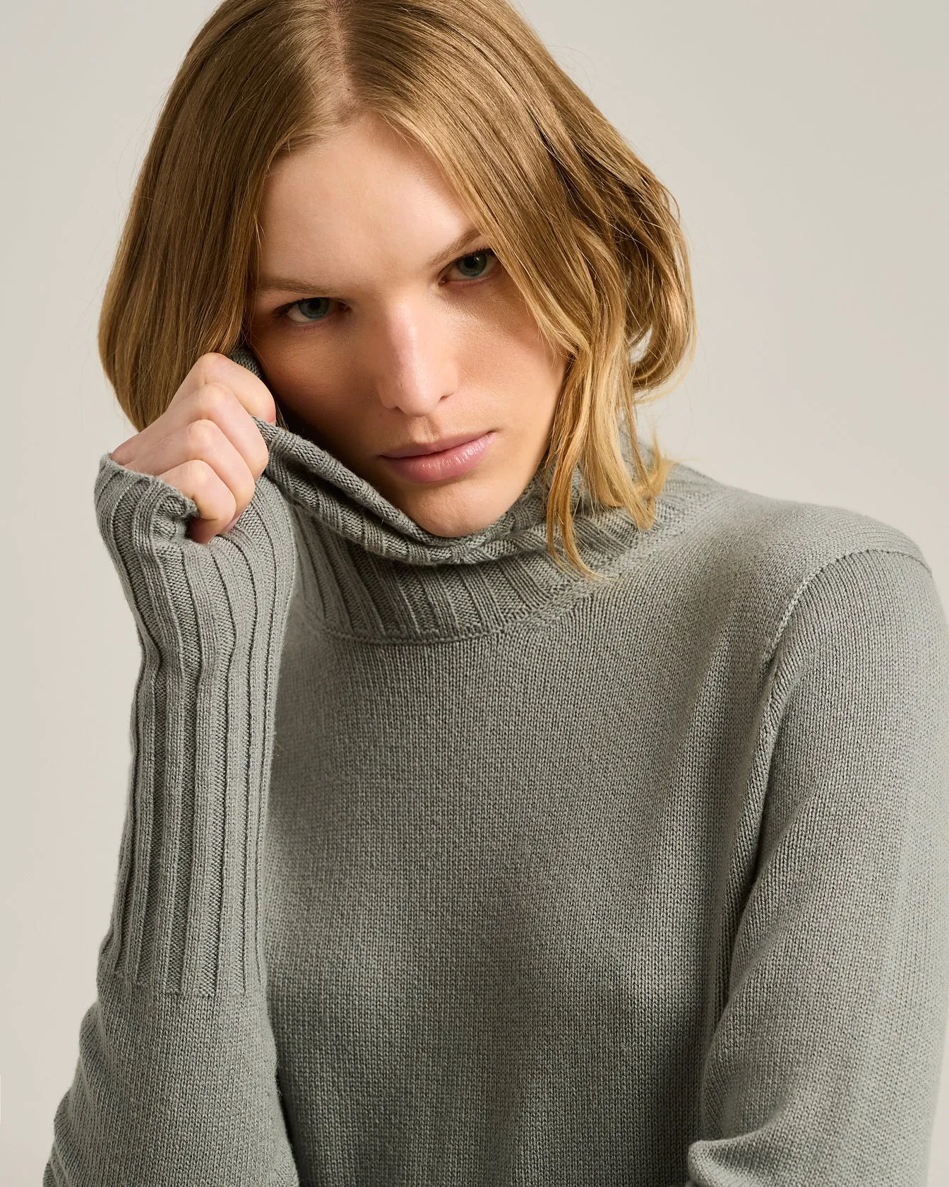LIGHT GRAY CASHMERE TURTLENECK SWEATER sold by Kiton product image thumbnail 5