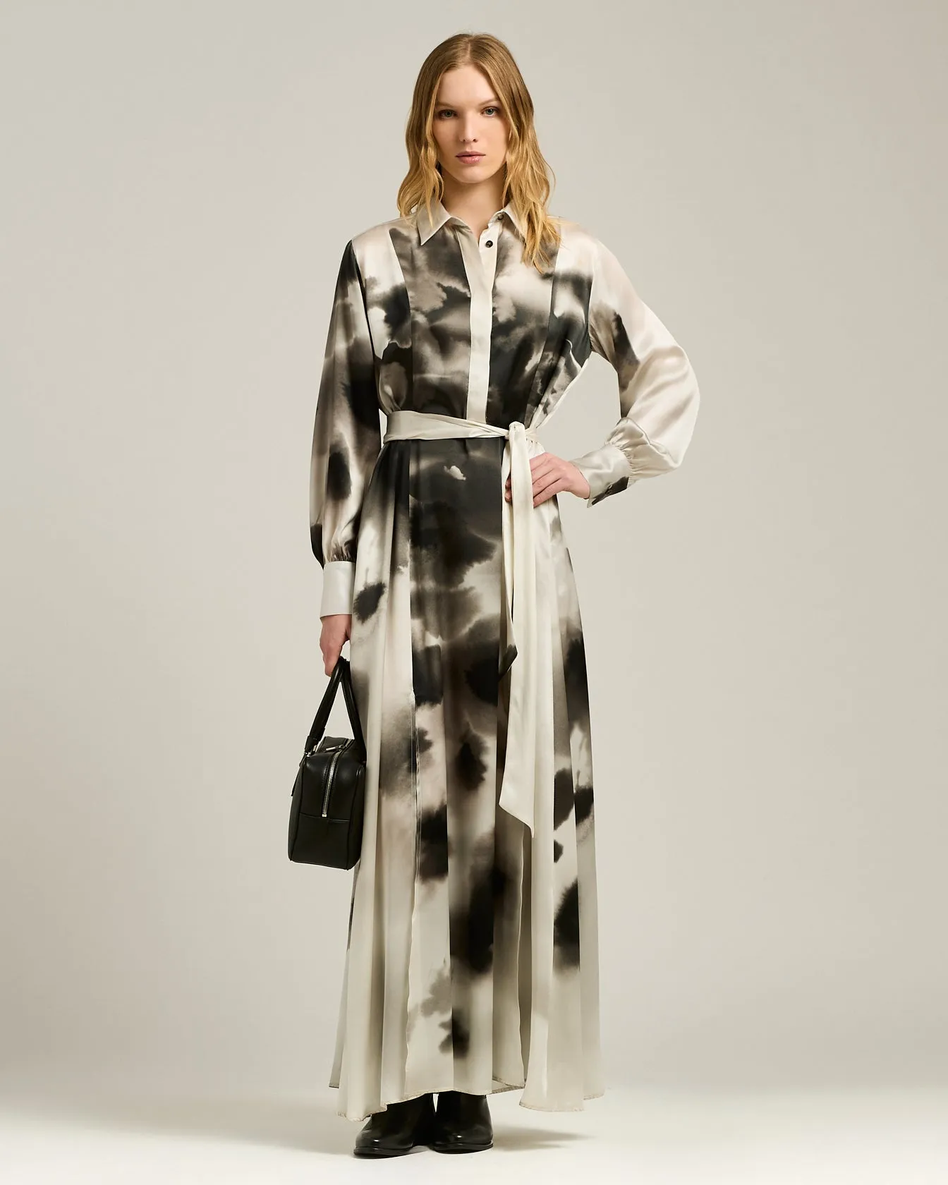 WHITE AND BLACK PRINTED LONG SILK SHIRT DRESS sold by Kiton product image thumbnail 2