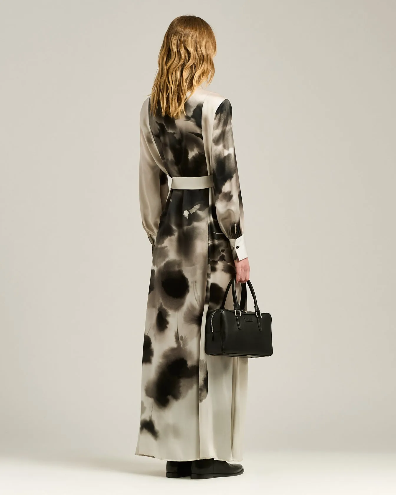 WHITE AND BLACK PRINTED LONG SILK SHIRT DRESS sold by Kiton product image thumbnail 3
