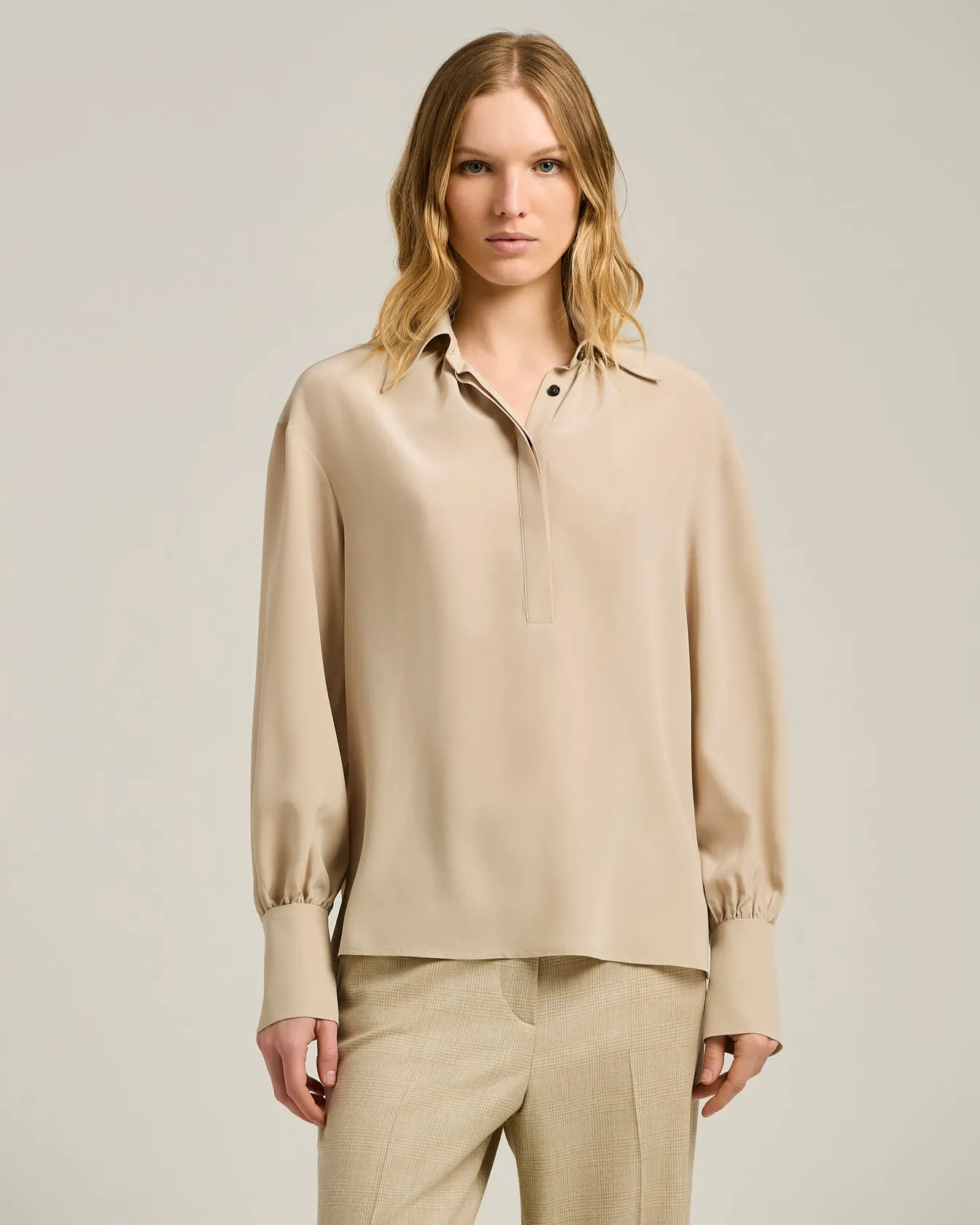 ELEGANT CREAM WHITE SILK BLOUSE sold by Kiton product image thumbnail 2