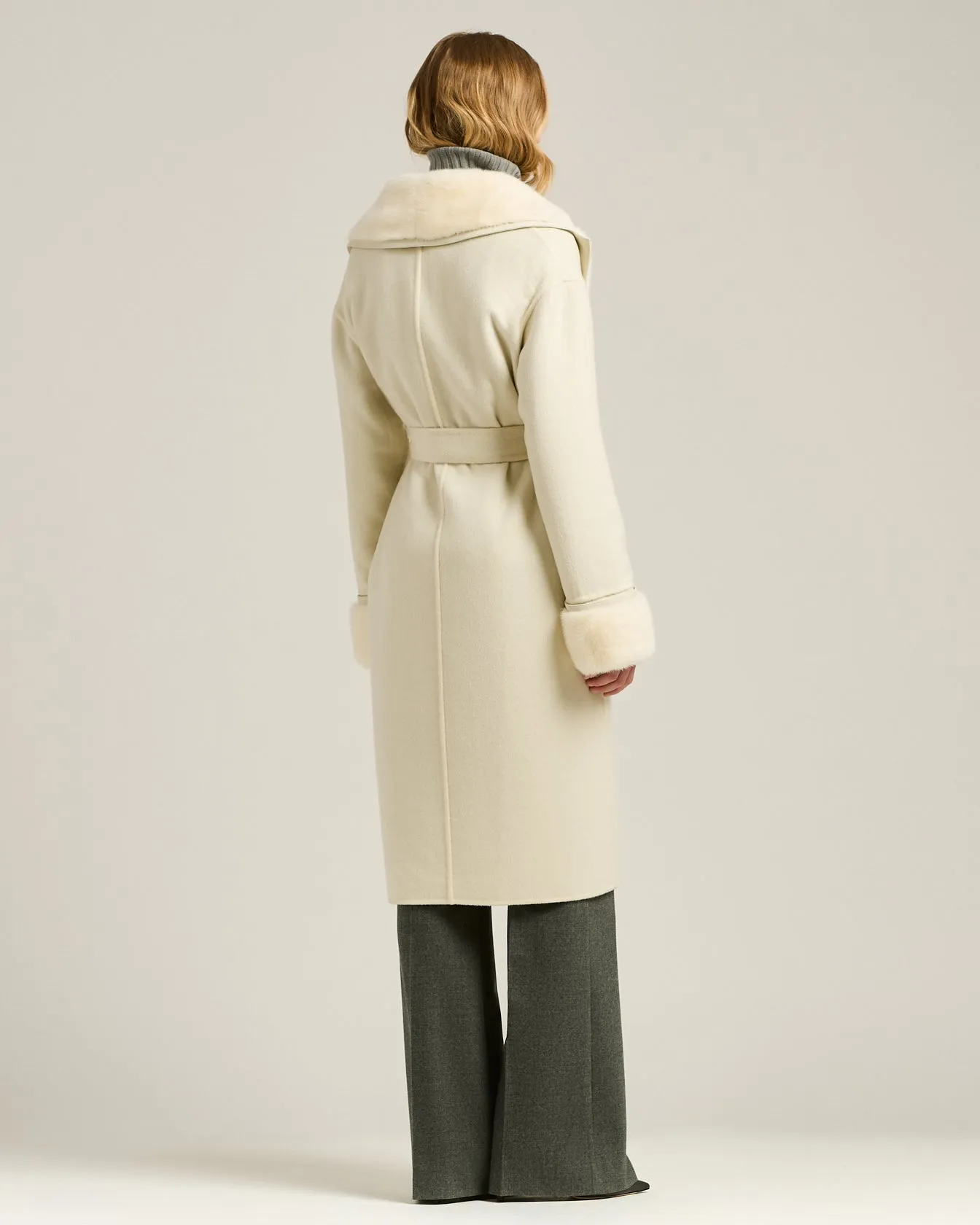 WHITE CASHMERE COAT WITH FUR DETAILS sold by Kiton product image thumbnail 3