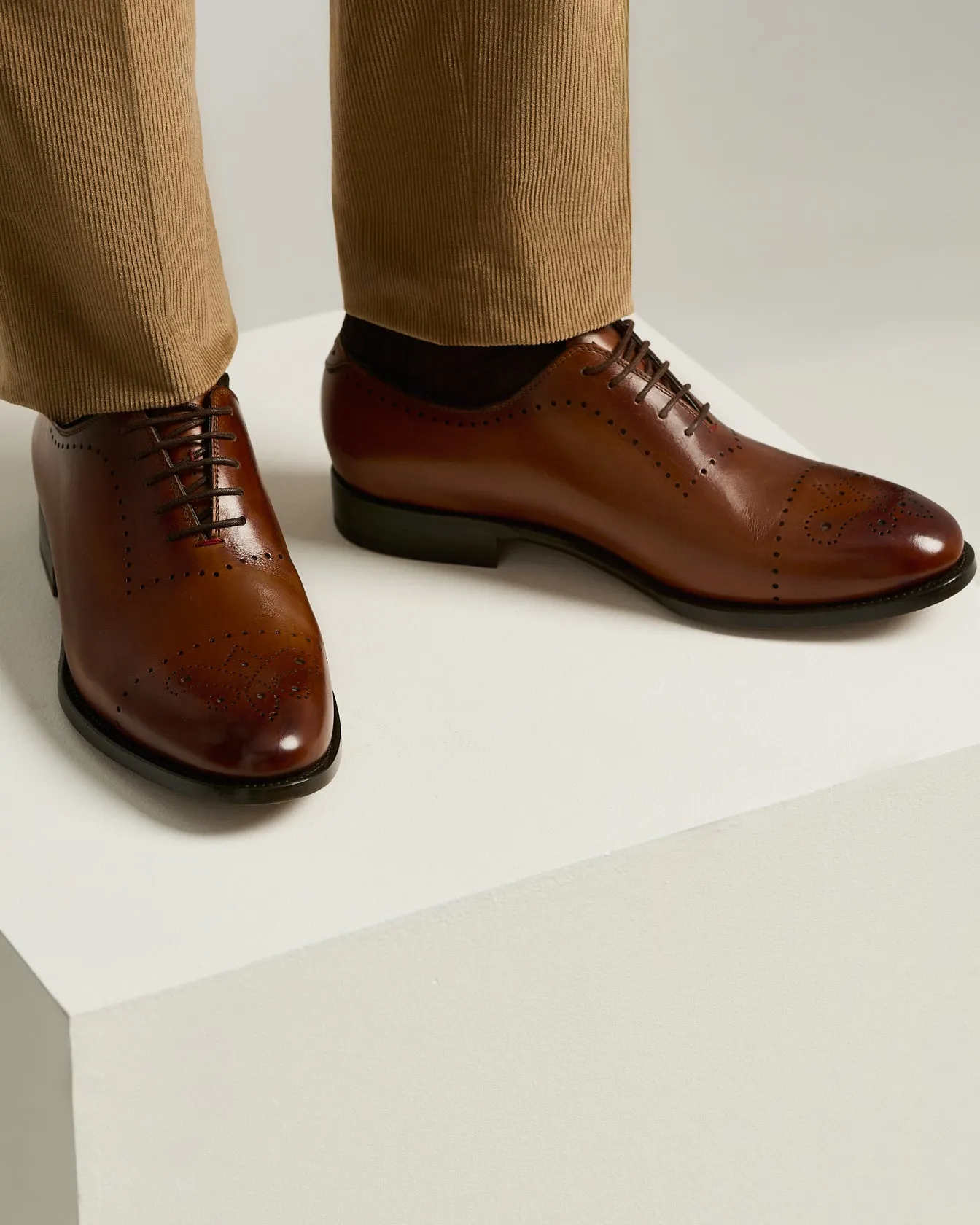 “CARAVAGGIO” WHOLECUT OXFORD SHOES IN ANTIQUED CALFSKIN sold by Kiton product image thumbnail 4