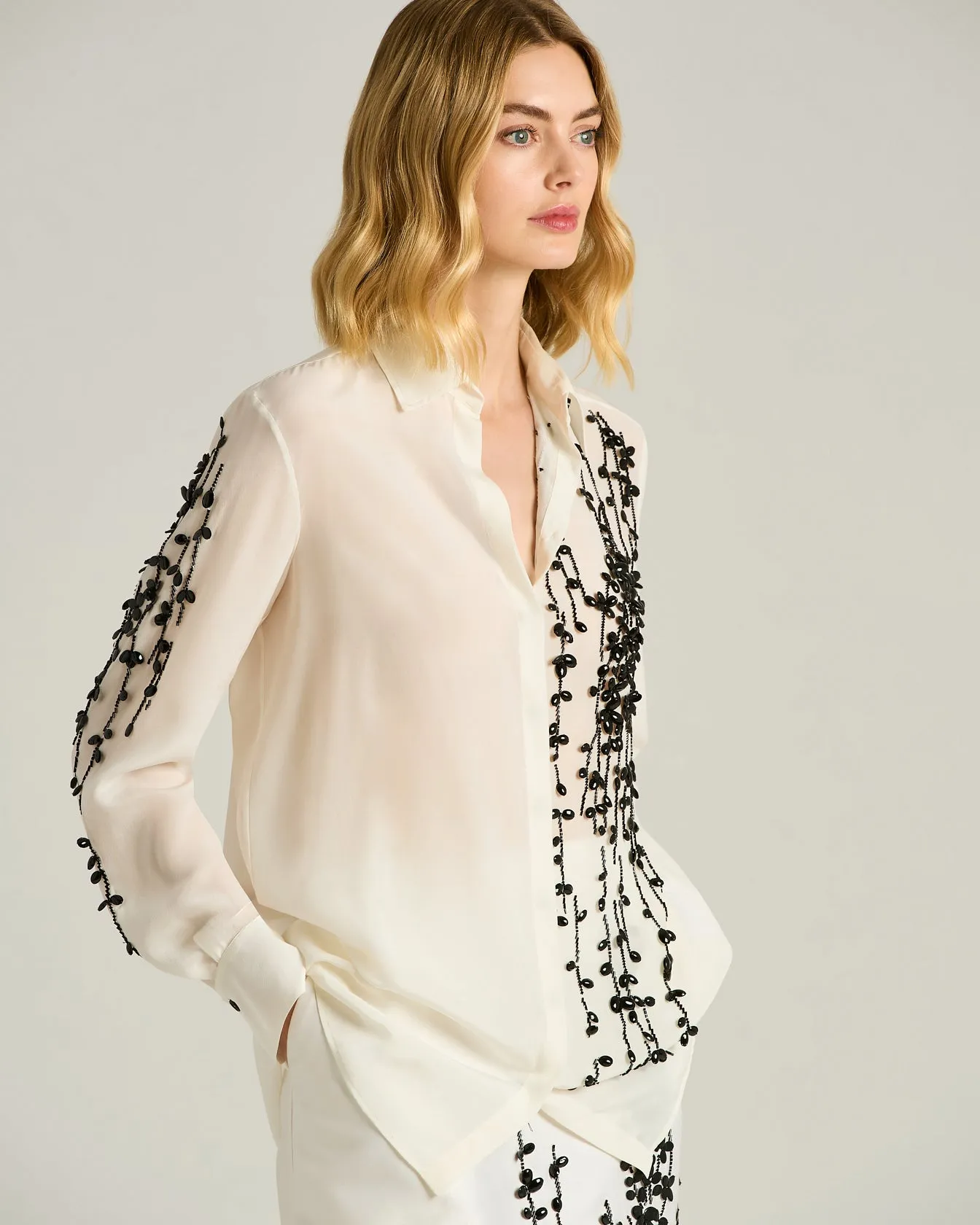 SILK SATIN SHIRT WITH HAND-EMBROIDERED DESIGN IN WHITE sold by Kiton product image thumbnail 4