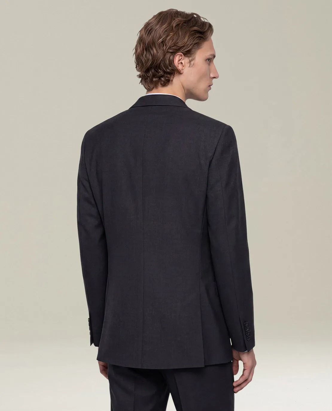 CHARCOAL GREY 14-MICRON WOOL SUIT WITH NATURAL SHOULDERS sold by Kiton product image thumbnail 3