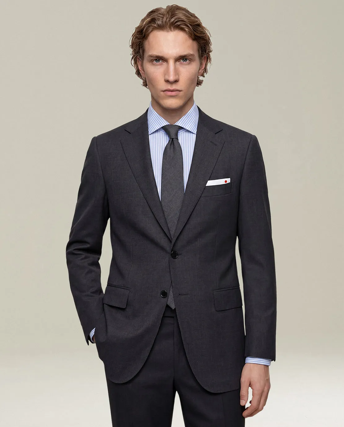 CHARCOAL GREY 14-MICRON WOOL SUIT WITH NATURAL SHOULDERS sold by Kiton product image thumbnail 2
