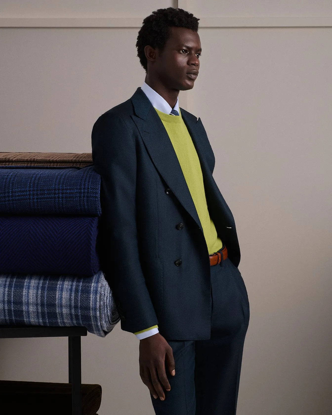 DOUBLE-BREASTED SUIT IN FINE WOOL BLEND sold by Kiton product image thumbnail 4