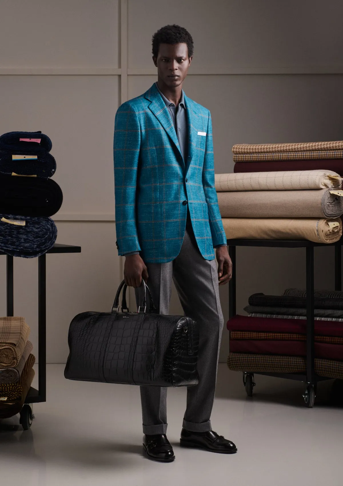 MEDIUM-GRAY WOOL TROUSERS WITH FRONT PLEATS sold by Kiton product image thumbnail 4