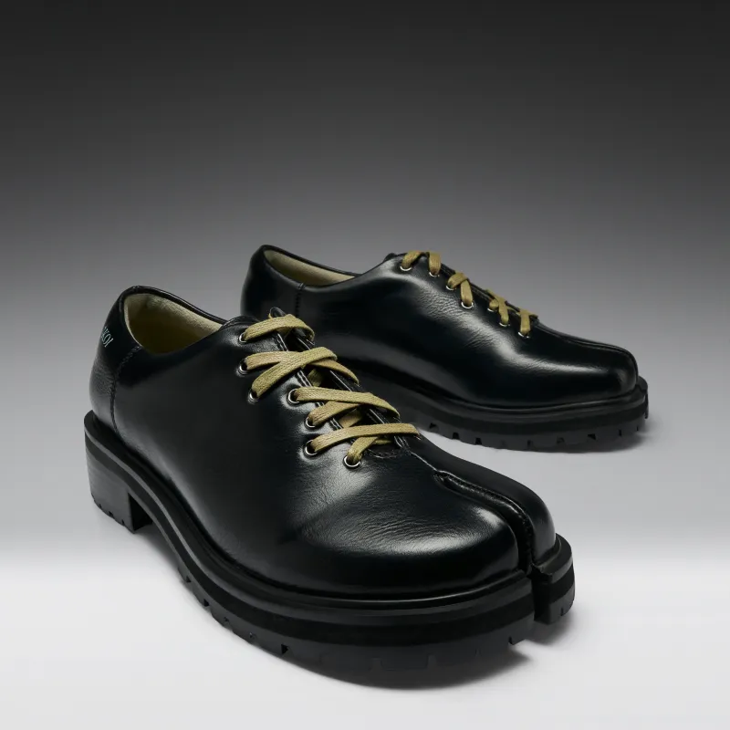 Wildspear Tabi Shoes- Black made by Koi Footwear