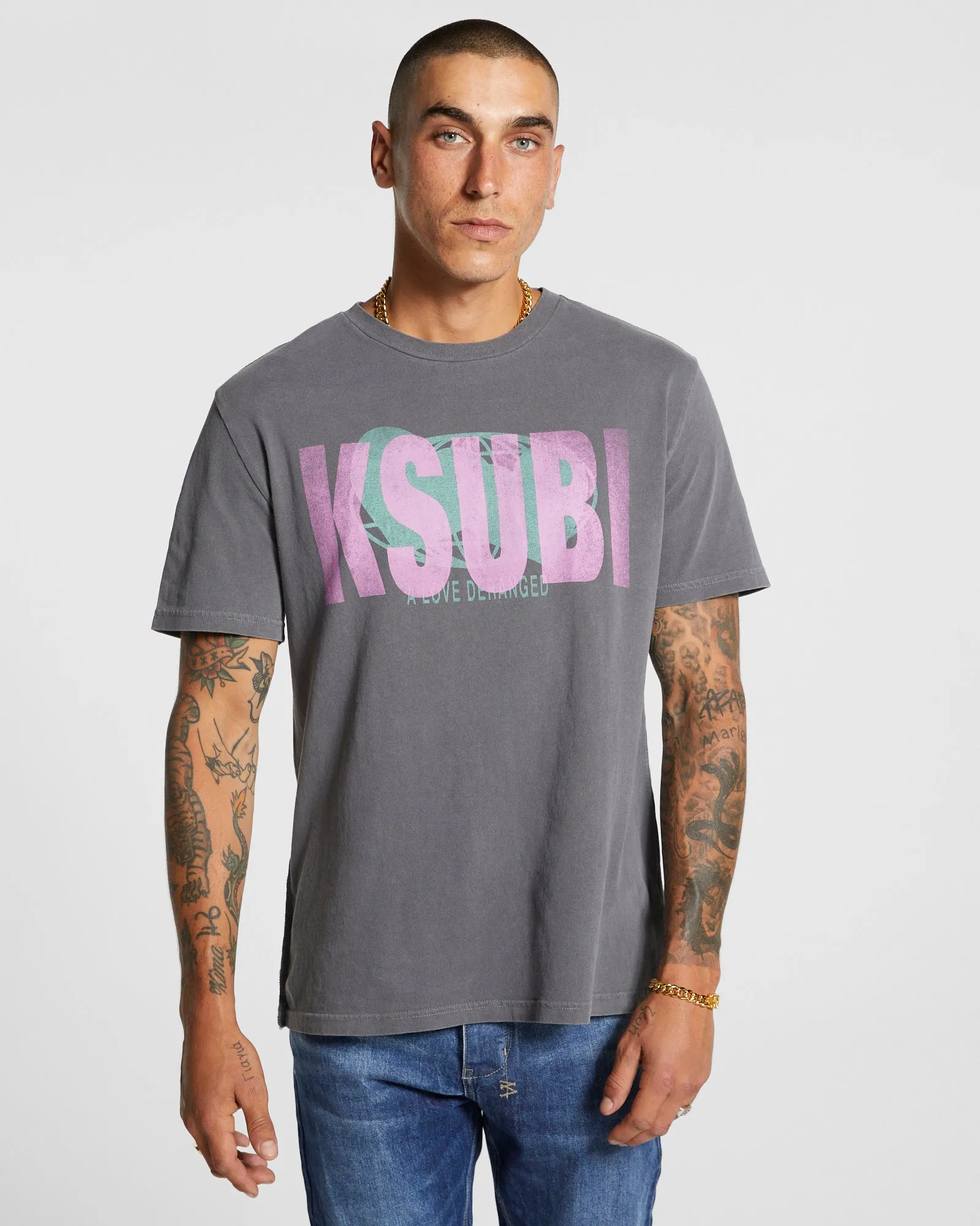 DERANGED KASH SS TEE CHARCOAL sold by Ksubi