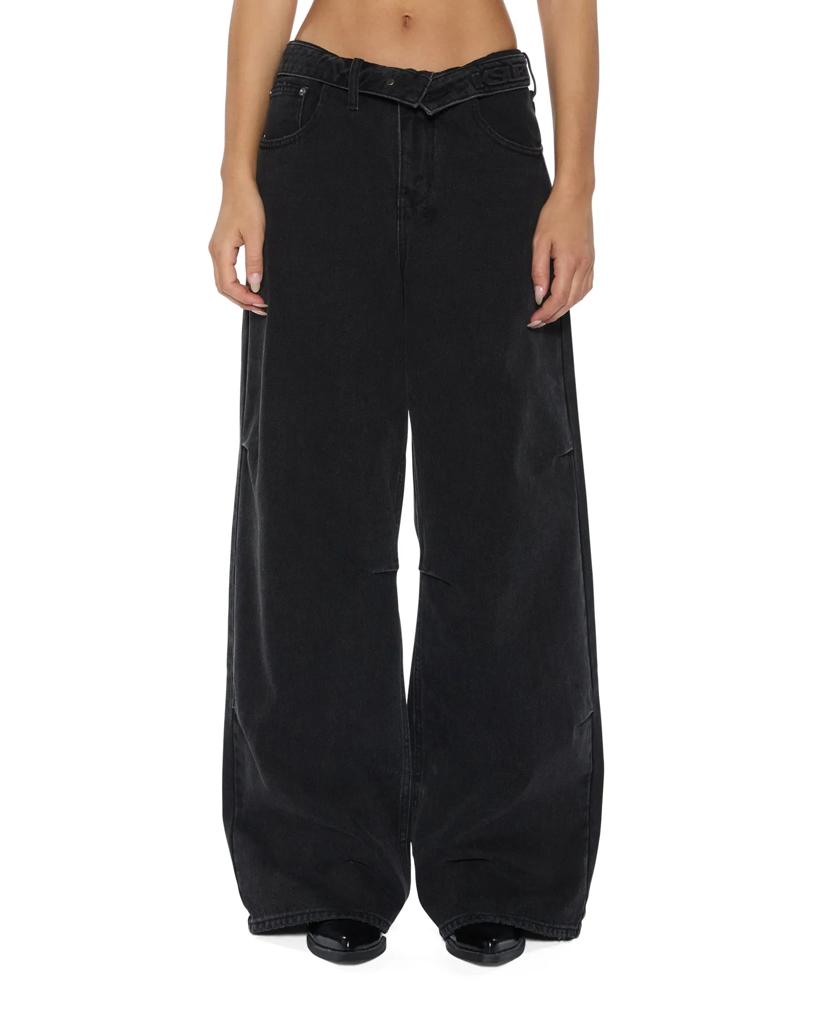 KSUPER FLIP NOIR sold by Ksubi