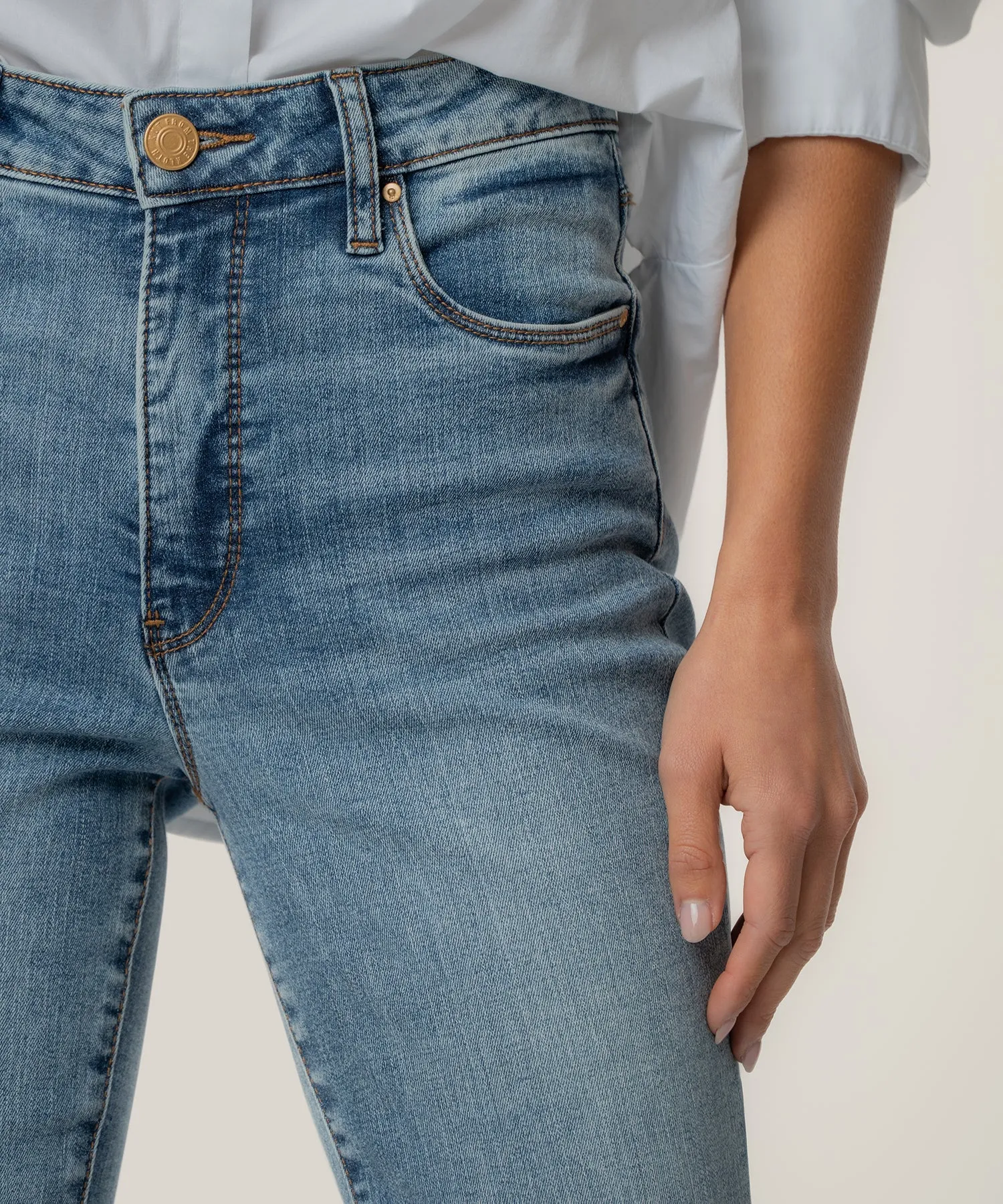 Ana High Rise Flare in Obtain Wash sold by Kut from the Kloth product image thumbnail 4