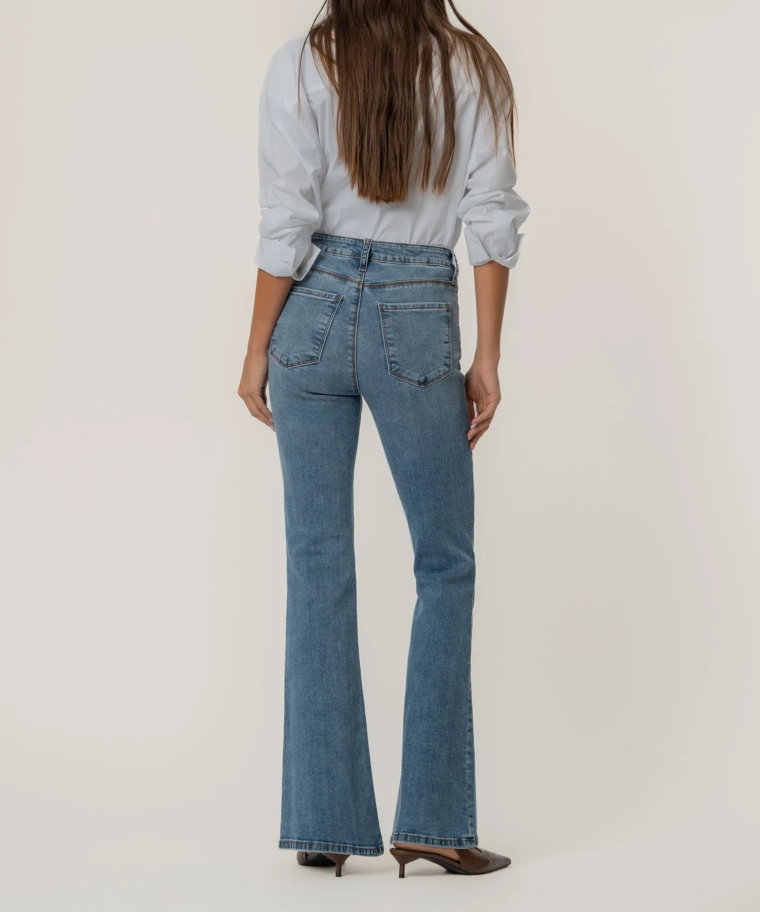 Ana High Rise Flare in Obtain Wash sold by Kut from the Kloth product image thumbnail 3