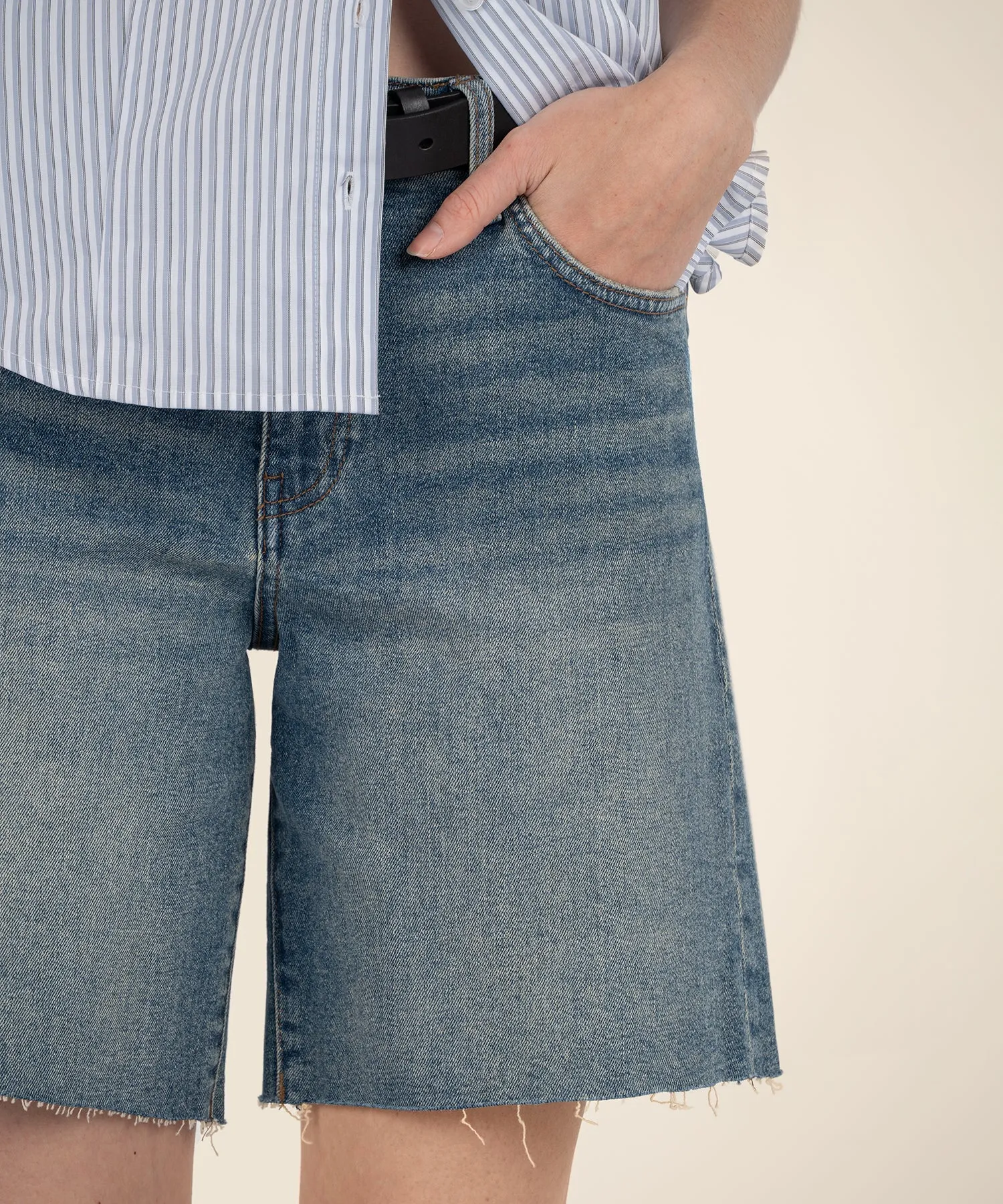 Hailey High Rise Bermuda, Exclusive- FINAL SALE sold by Kut from the Kloth product image thumbnail 4