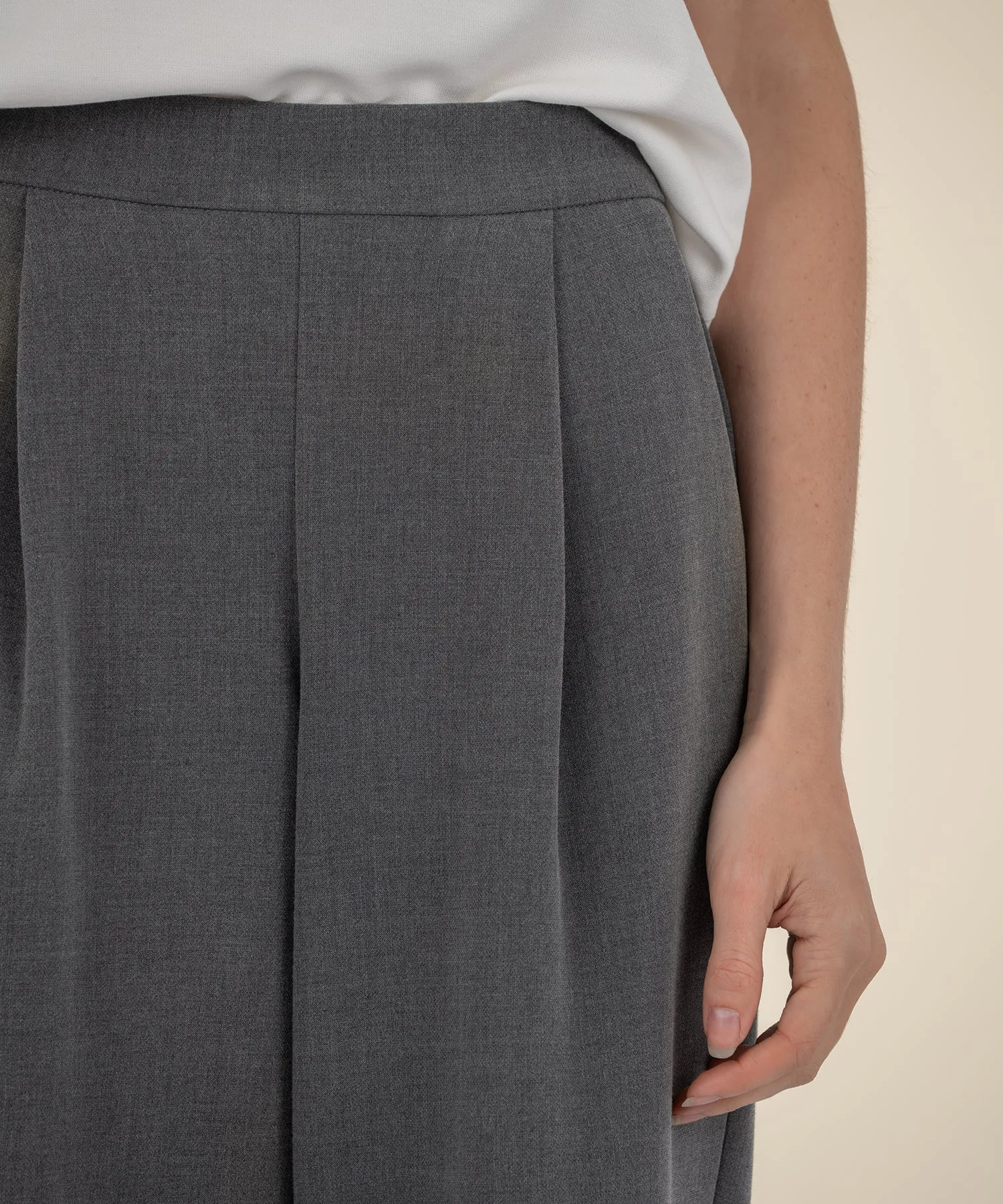 Charlotte High Rise Wide Leg- FINAL SALE sold by Kut from the Kloth product image thumbnail 4