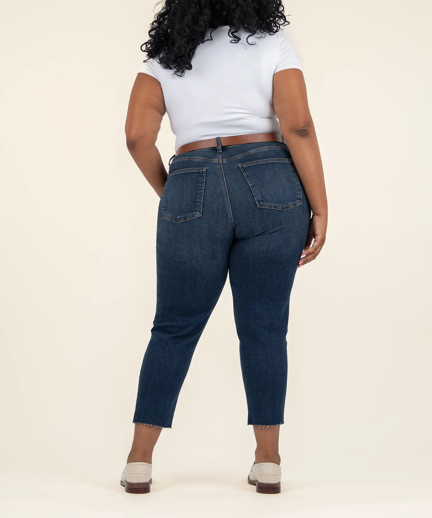 Rachael High Rise Mom Jean, Plus - Holiday Doorbuster (FINAL SALE) sold by Kut from the Kloth product image thumbnail 3