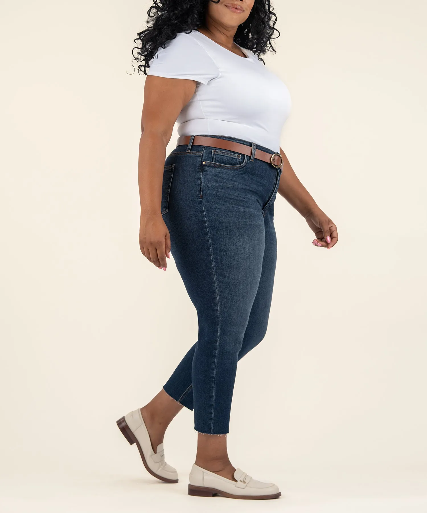 Rachael High Rise Mom Jean, Plus - Holiday Doorbuster (FINAL SALE) sold by Kut from the Kloth product image thumbnail 2