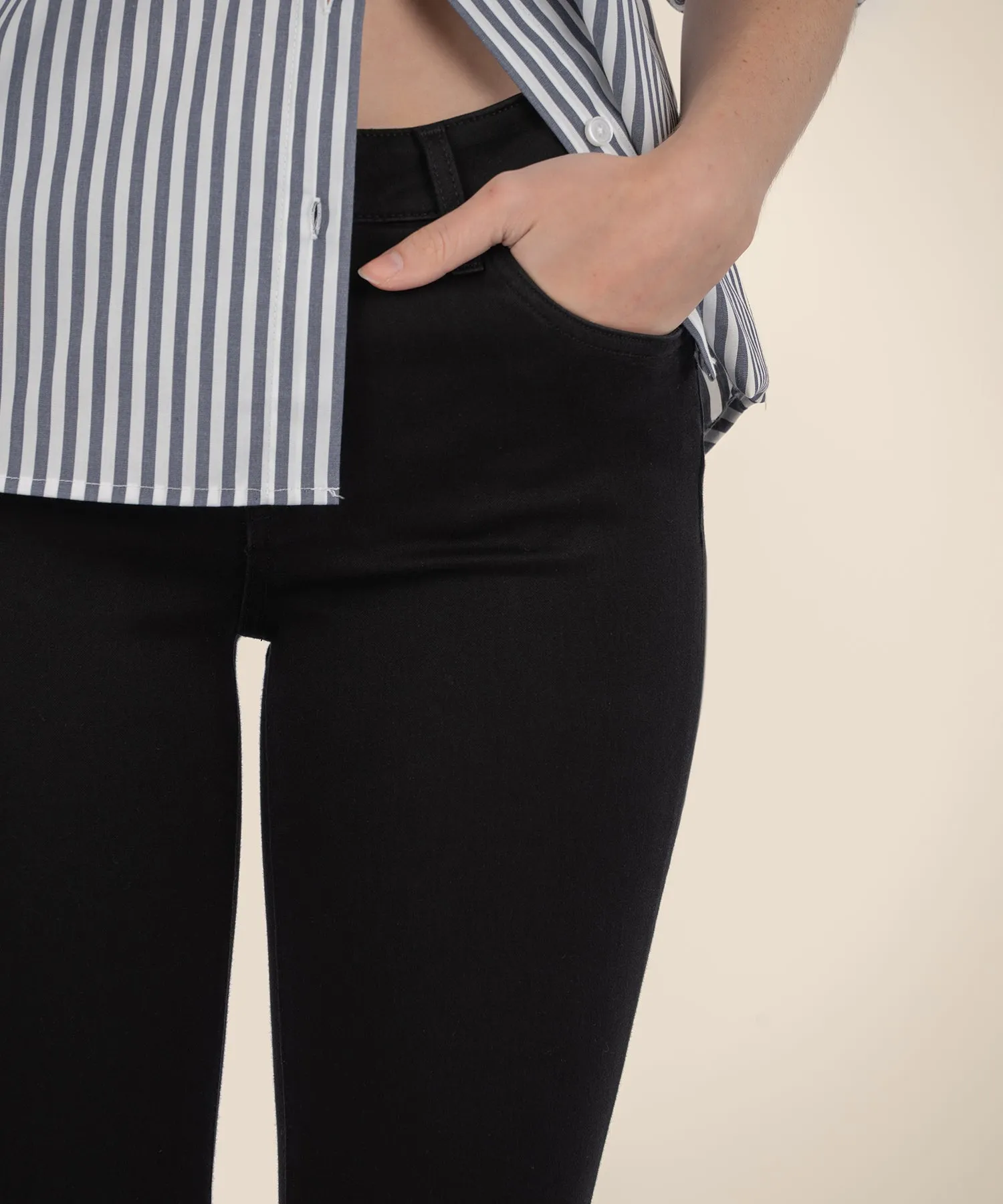 Stevie Mid Rise Straight Leg, Exclusive - FINAL SALE sold by Kut from the Kloth product image thumbnail 4