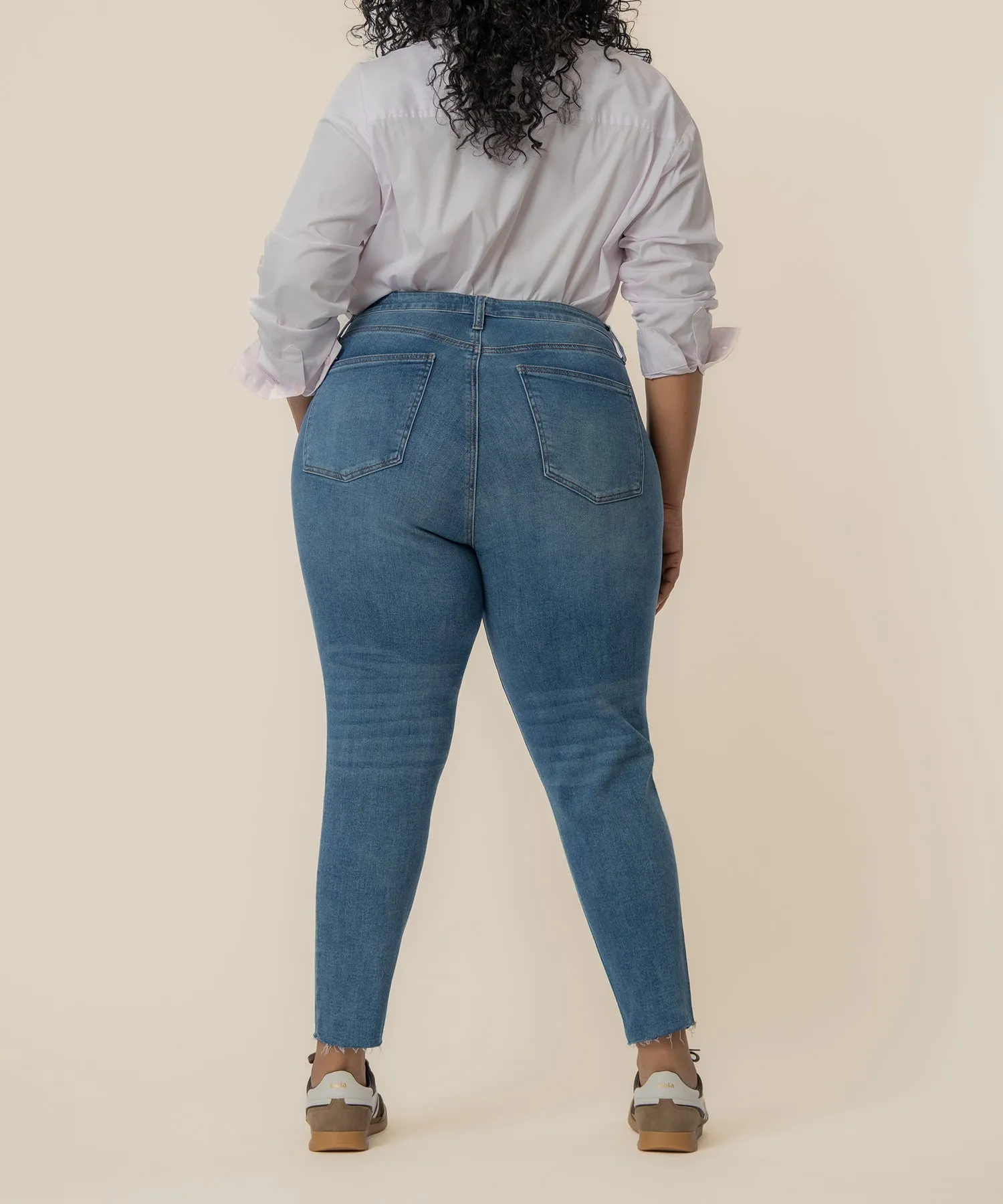 Rachael High Rise Mom, Plus sold by Kut from the Kloth product image thumbnail 3